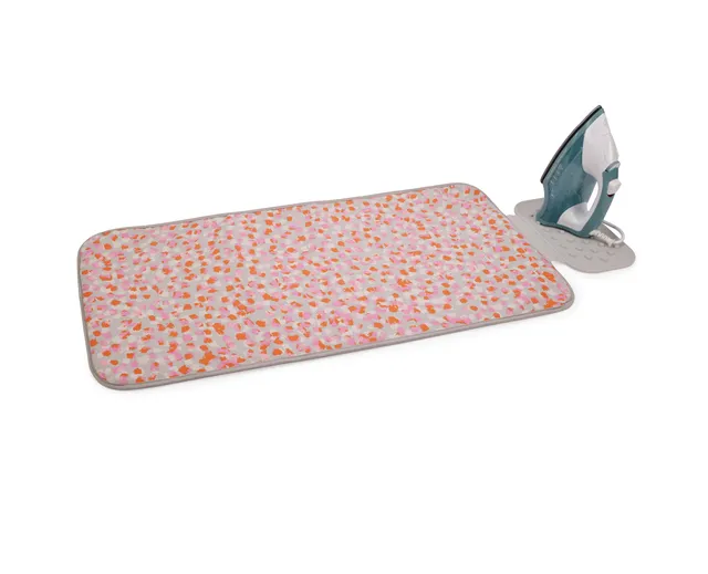 joseph-joseph-swift-tapis-de-repassage-pliable-90-x-47-cm-avec-repose-fer-en-sil image 1
