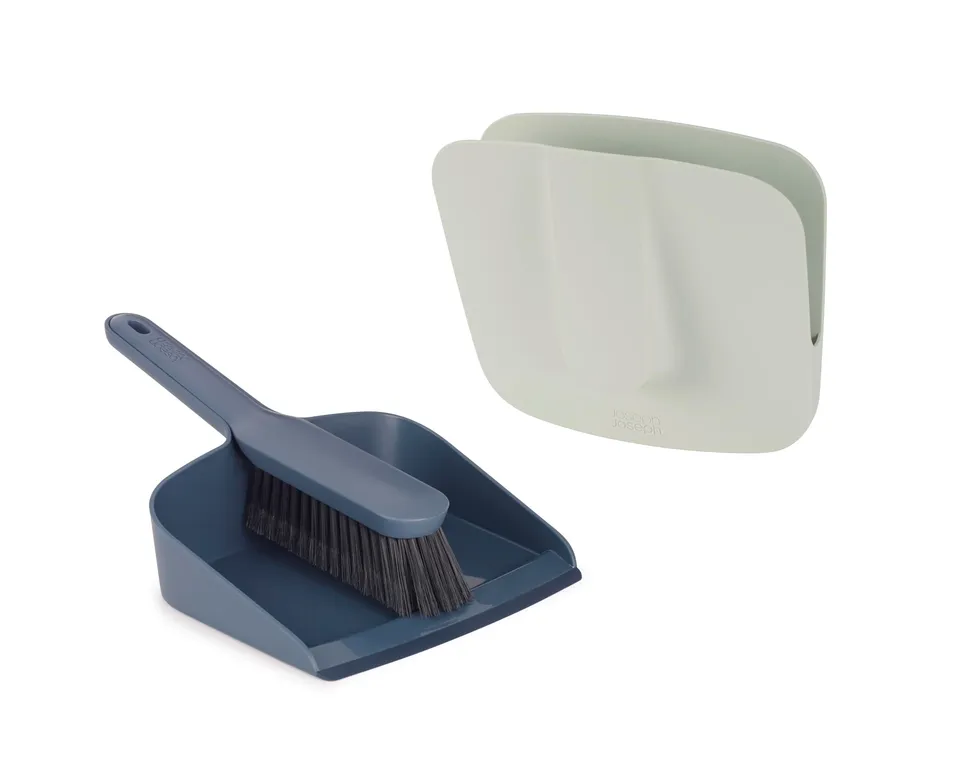 joseph-joseph-cleanstore-ensemble-pelle-poussi-re-et-balayette-avec-support-mura image 1