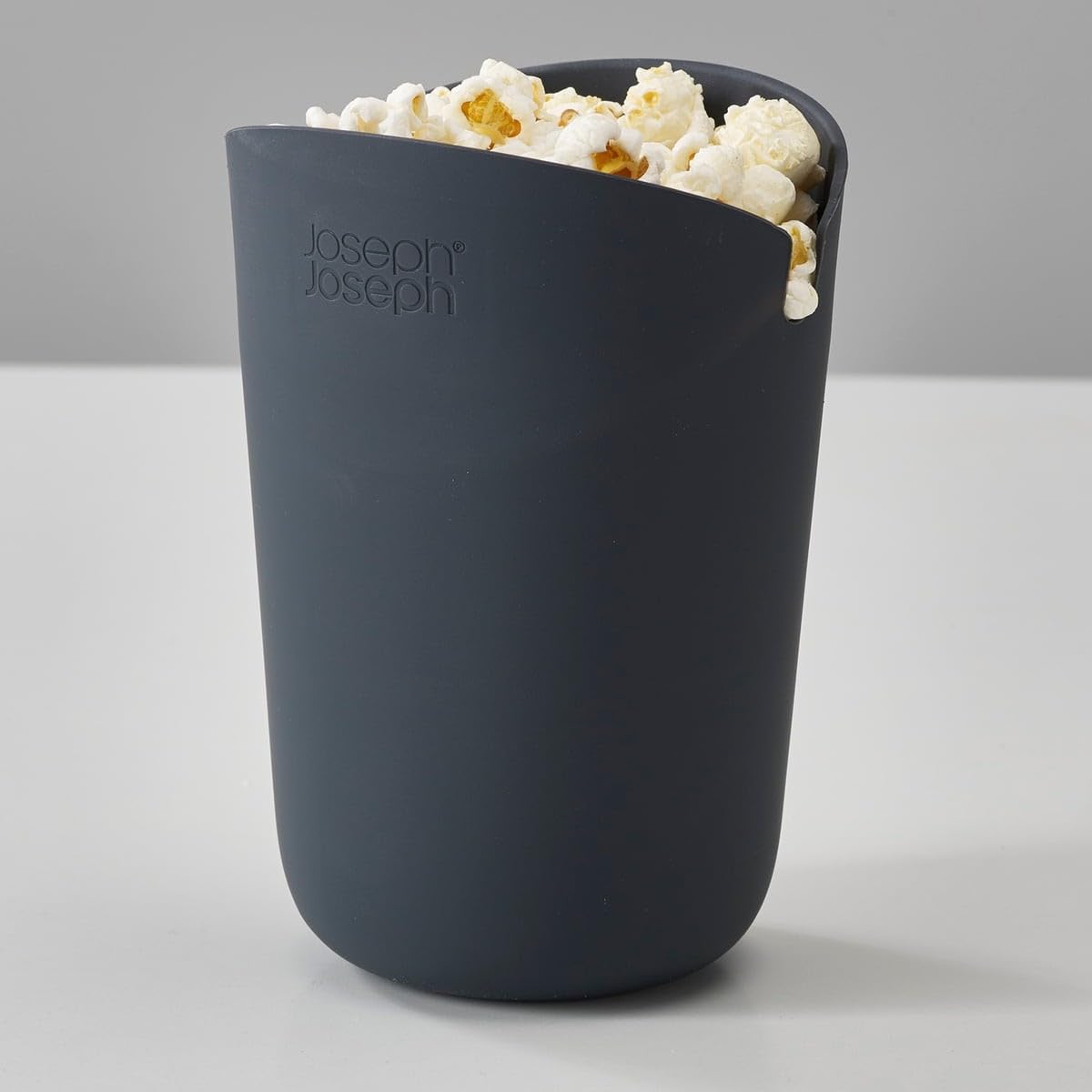 joseph-joseph-m-cuisine-set-de-2-cornets-popcorn-micro-ondes-en-silicone-orange- image 5