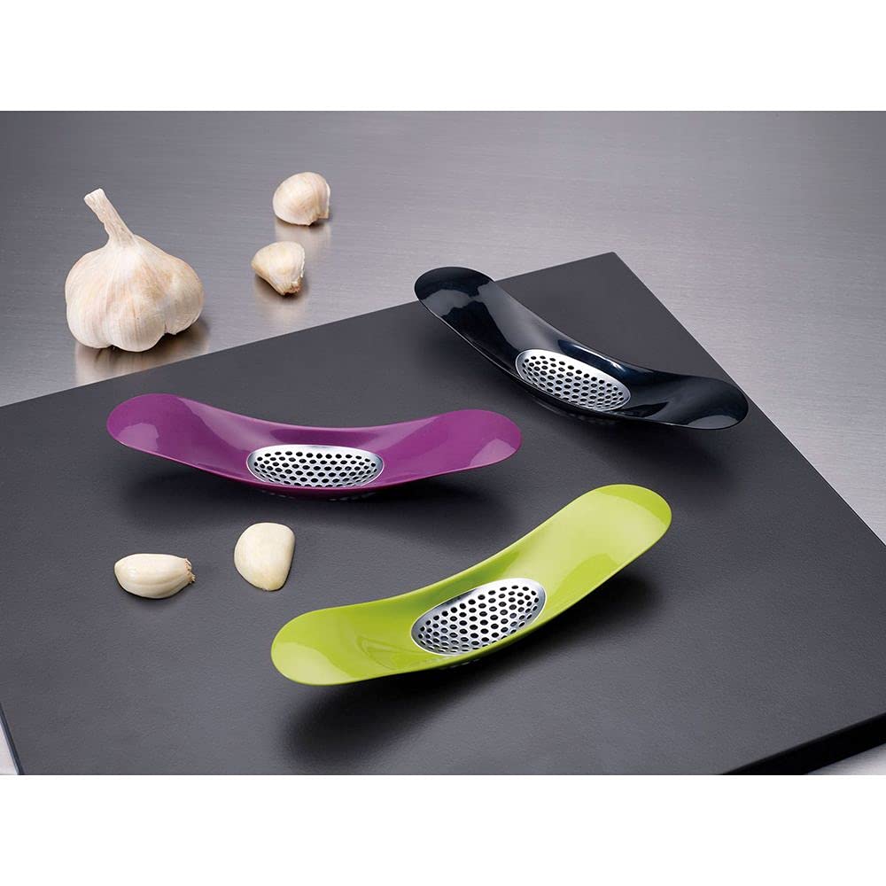 joseph-joseph-crush-rocker-presse-ail-incurv-en-forme-de-berceau-lavable-au-lave image 3