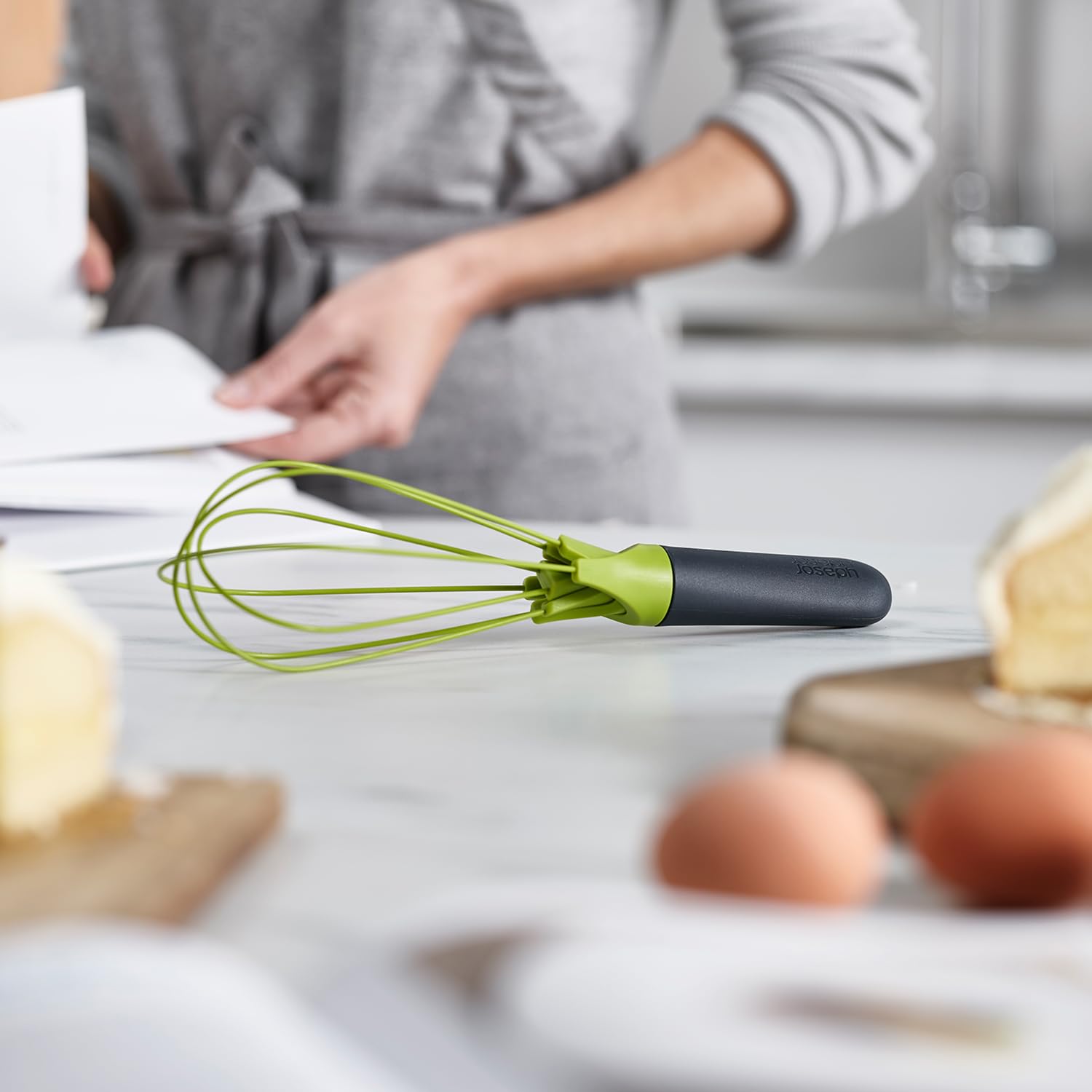 joseph-joseph-twist-whisk-fouet-2-en-1-plat-et-ballon-silicone-r-sistant-la-chal image 3