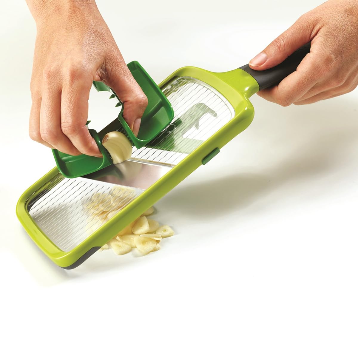 joseph-joseph-multi-grip-mandoline-de-cuisine-r-glable-coupe-l-gumes-3-paisseurs image 5