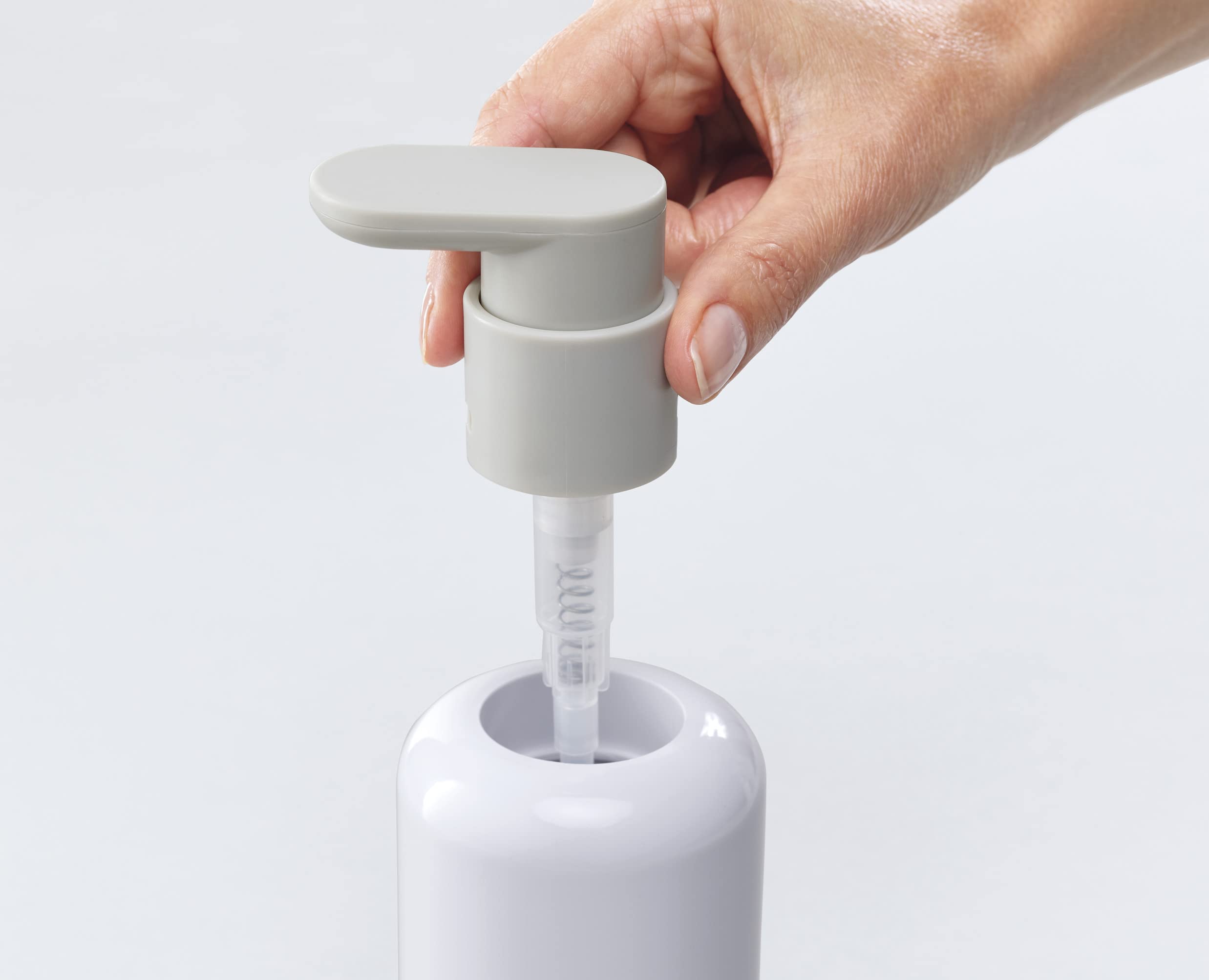 joseph-joseph-duo-pompe-distributeur-de-savon-rechargeable-300-ml-t-te-pression- image 5
