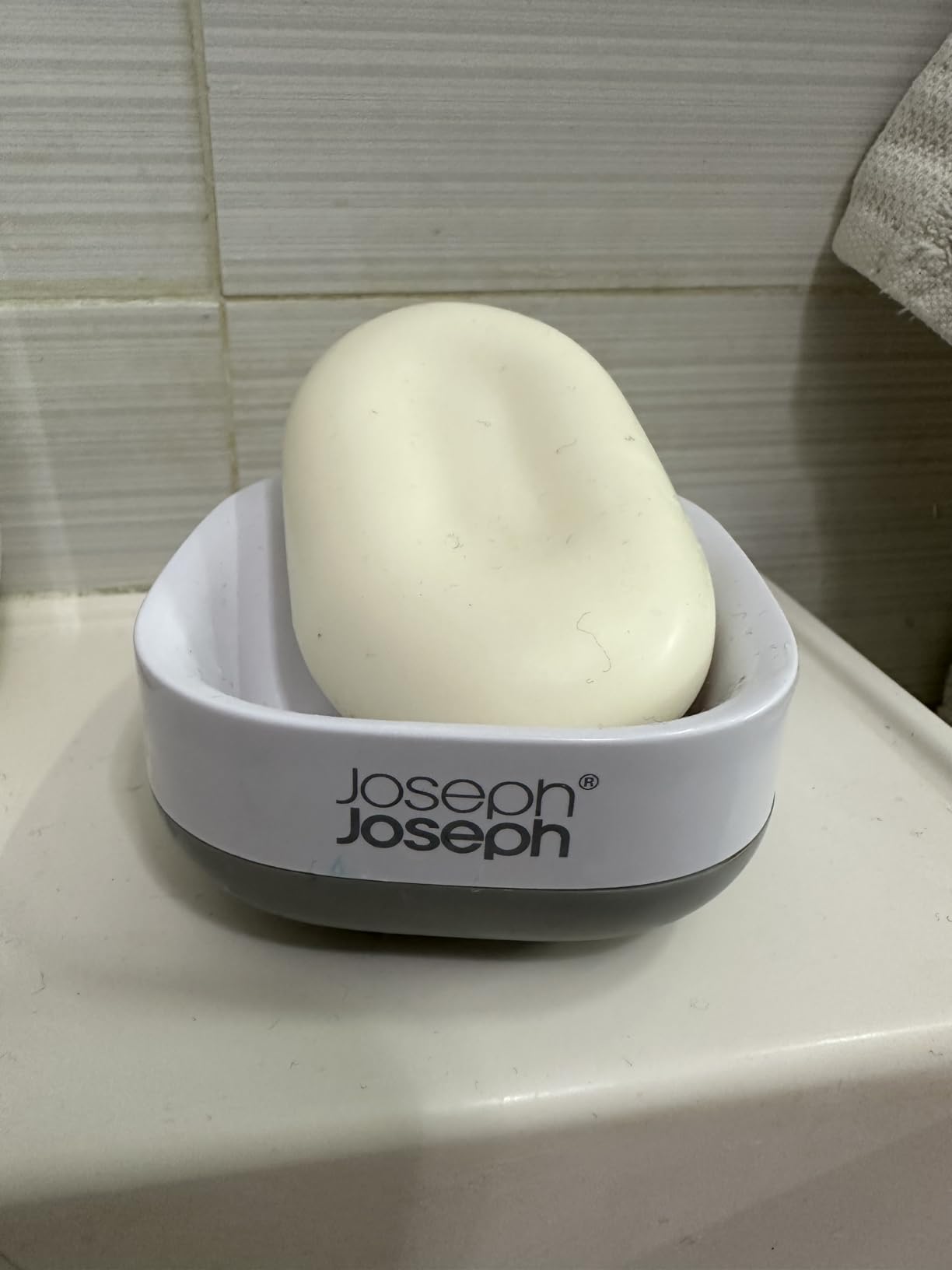 Le savon ne fond plus dans l'eau