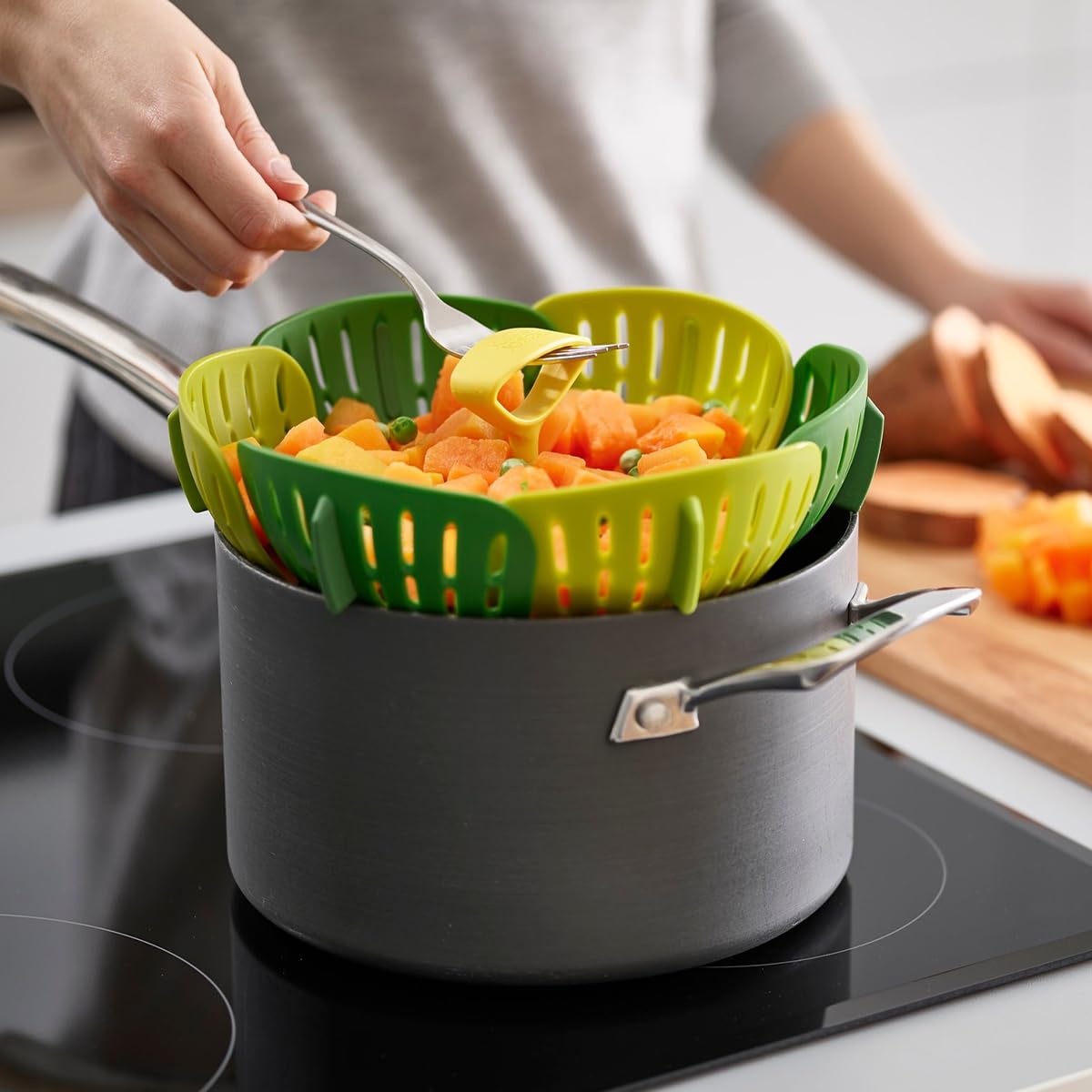 joseph-joseph-bloom-panier-vapeur-pliant-pour-l-gumes-parois-auto-ajustables-pie image 3