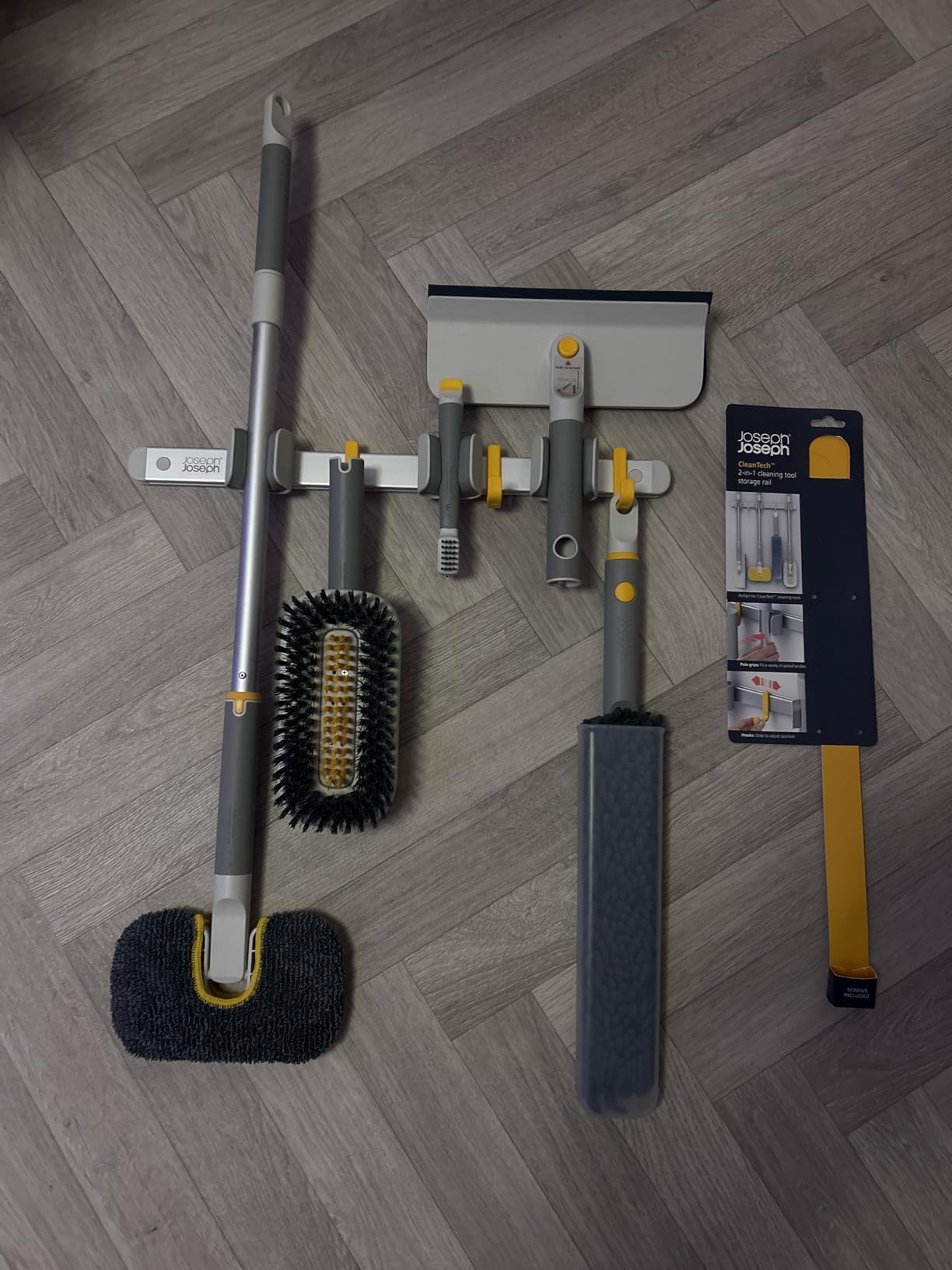 Efficace sur le carrelage