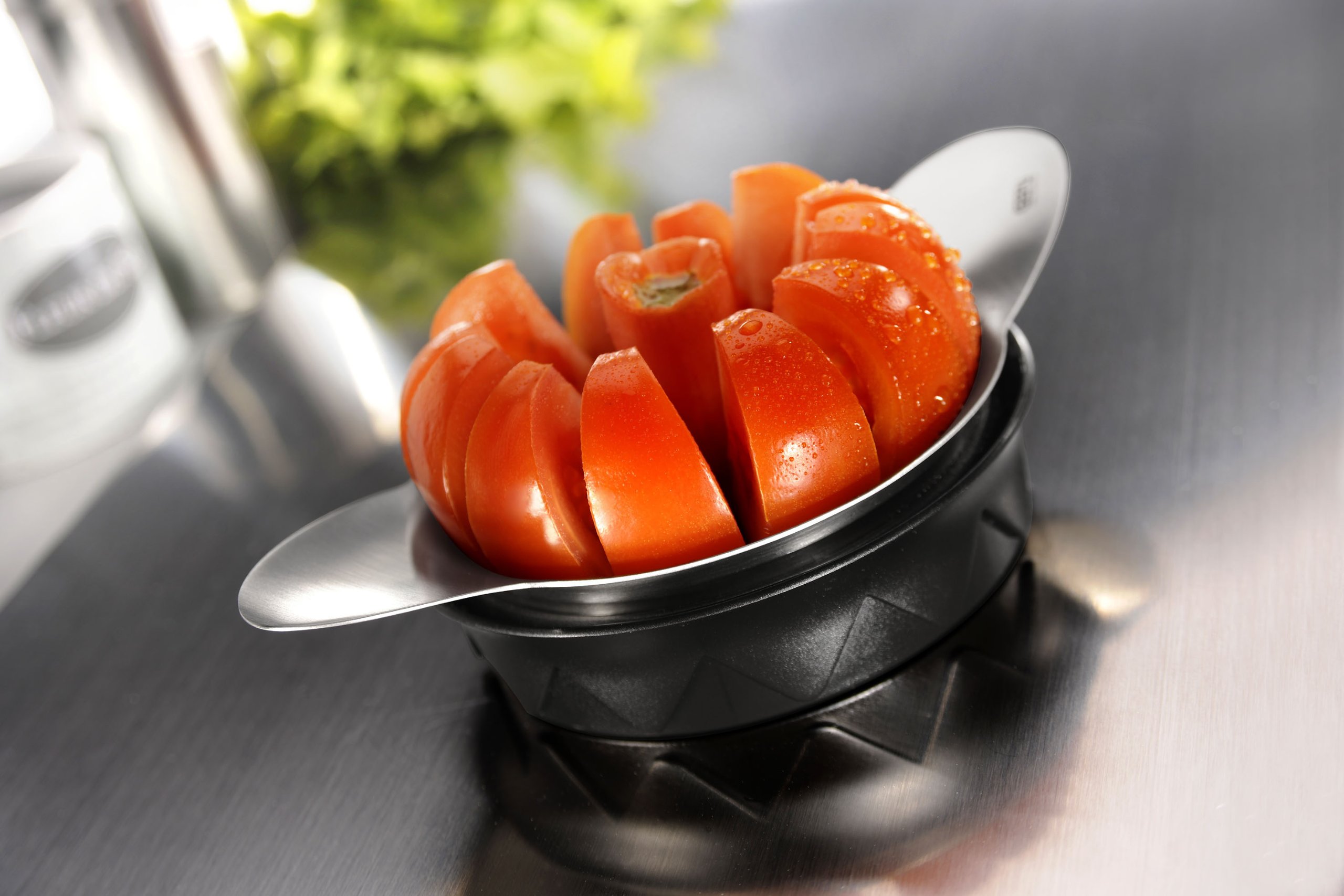 gefu-ge13590-pomo-coupe-tomates-en-acier-inoxydable-12-tranches-nettes-aussi-pou image 6