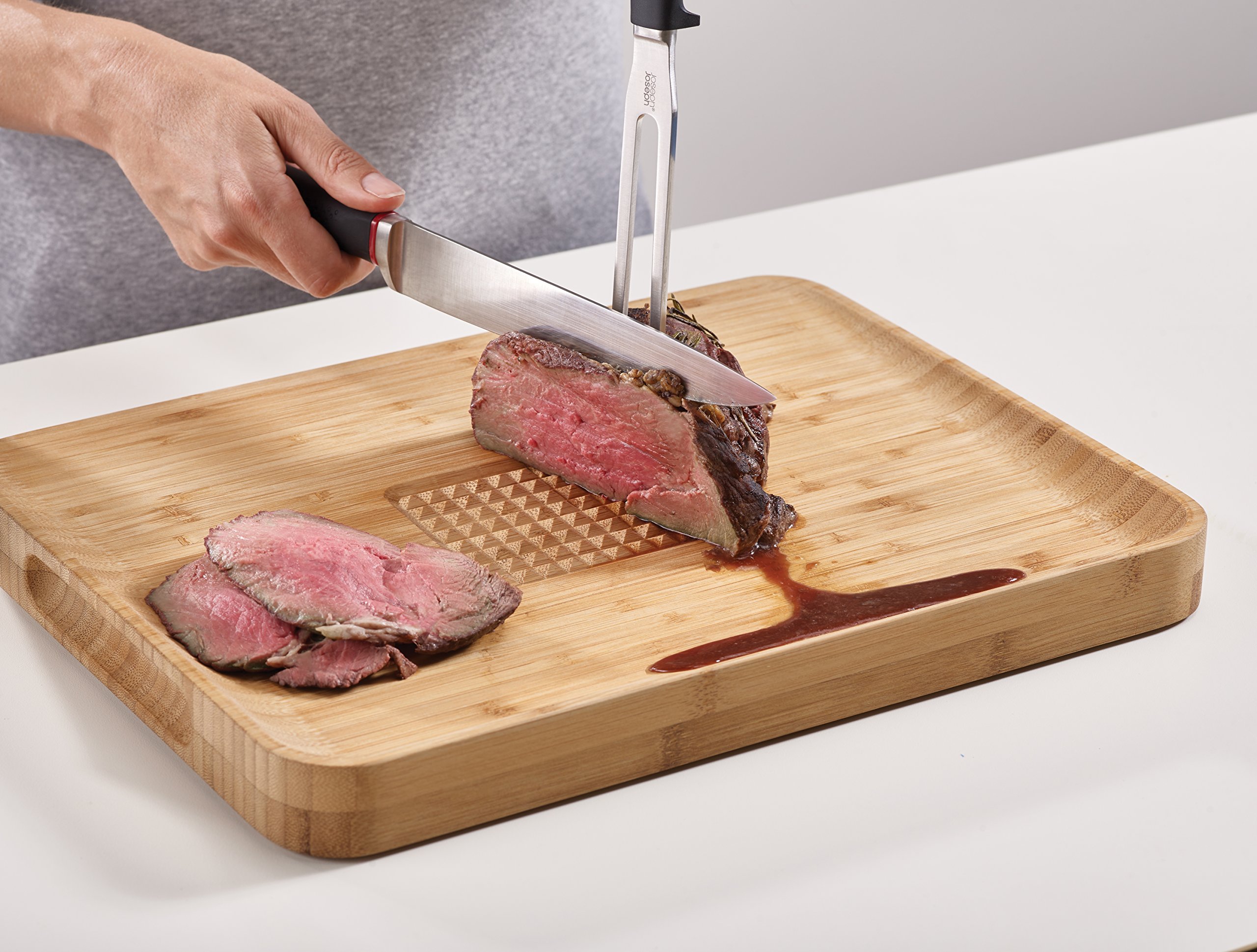 joseph-joseph-cut-carve-planche-d-couper-en-bambou-naturel-avec-grip-central-bor image 7