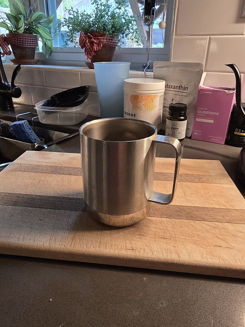 Garde le café brûlant des heures
